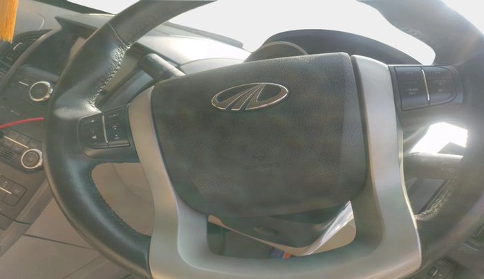 2017 Mahindra XUV500 W10, Diesel, Manual, 61,571 km, interior