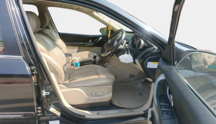 2017 Mahindra XUV500 W10, Diesel, Manual, 61,571 km, interior
