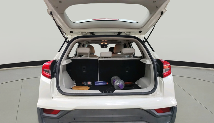 2022 Mahindra XUV300 W8 (O) 1.2 PETROL, Petrol, Manual, 35,464 km, exterior