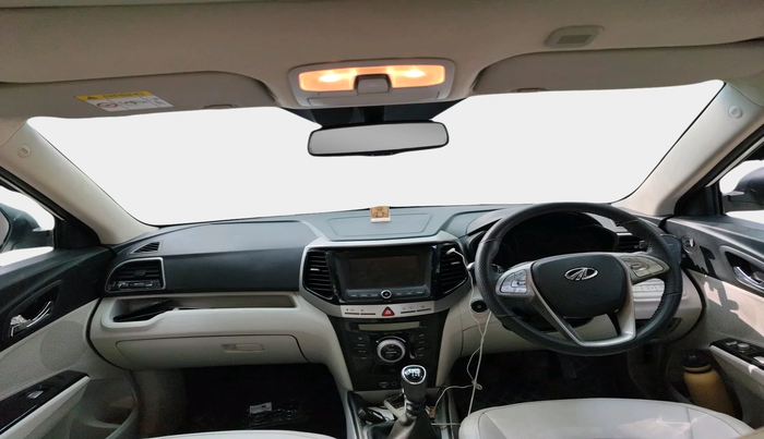 2022 Mahindra XUV300 W8 (O) 1.2 PETROL, Petrol, Manual, 35,464 km, interior