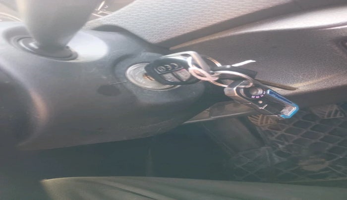 2017 Maruti Vitara Brezza ZDI, Diesel, Manual, 83,518 km, interior