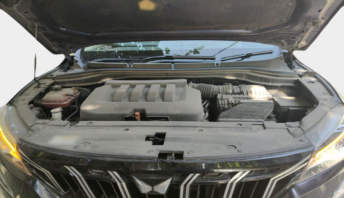 2022 Mahindra XUV700 AX 7 P AT 7 STR, Petrol, Automatic, 55,149 km, exterior