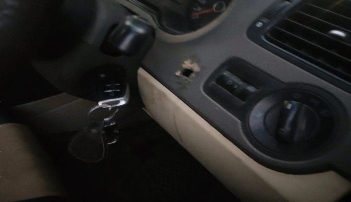 2012 Volkswagen Vento TRENDLINE 1.6, Petrol, Manual, 83,393 km, interior