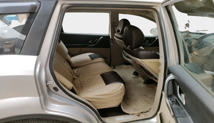 2017 Mahindra XUV500 W6 1.99, Diesel, Manual, 44,000 km, interior