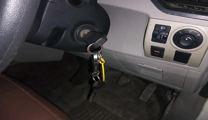 2016 Mahindra Kuv100 K6 D 5 STR, Diesel, Manual, 78,589 km, interior