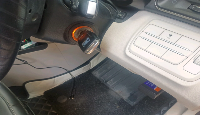 2021 Mahindra XUV300 W6 1.2 PETROL AMT, Petrol, Automatic, 67,534 km, interior