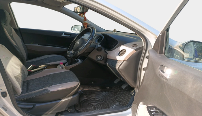 2015 Hyundai Grand i10 SPORTZ 1.2 KAPPA VTVT, Petrol, Manual, 84,013 km, interior