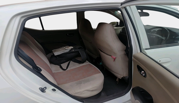 2011 Hyundai i10 MAGNA 1.1, Petrol, Manual, 36,999 km, interior