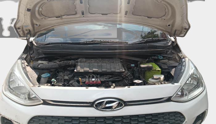 2017 Hyundai Grand i10 SPORTZ (O) 1.2 KAPPA VTVT, Petrol, Manual, 1,10,185 km, exterior