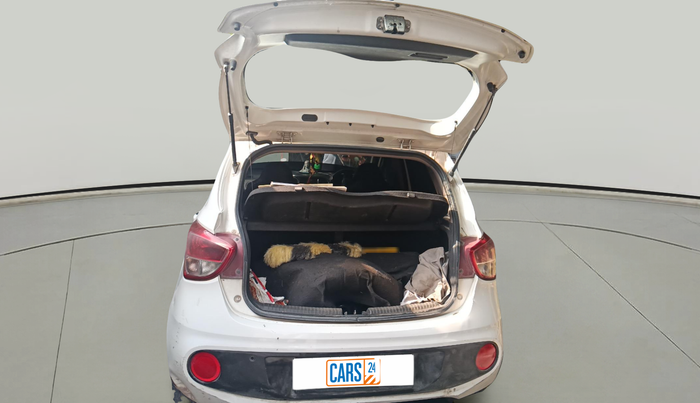 2017 Hyundai Grand i10 SPORTZ (O) 1.2 KAPPA VTVT, Petrol, Manual, 1,10,185 km, exterior