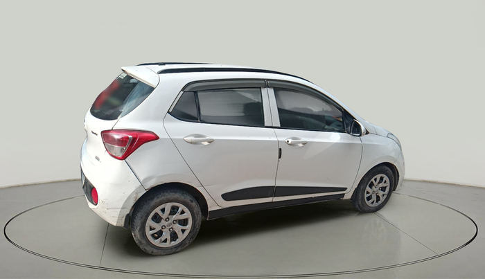 2017 Hyundai Grand i10 SPORTZ (O) 1.2 KAPPA VTVT, Petrol, Manual, 1,10,185 km, exterior