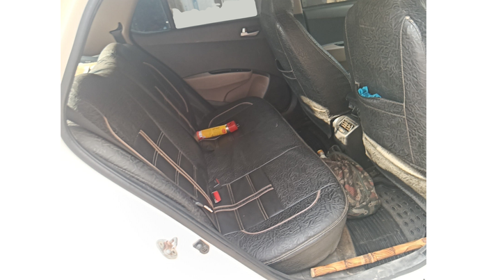 2017 Hyundai Grand i10 SPORTZ (O) 1.2 KAPPA VTVT, Petrol, Manual, 1,10,185 km, interior