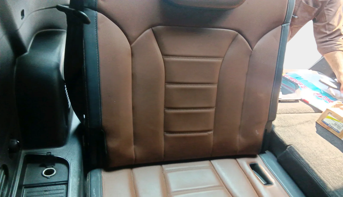 2021 Mahindra ALTURAS G4 4WD AT, Diesel, Automatic, 1,00,368 km, interior