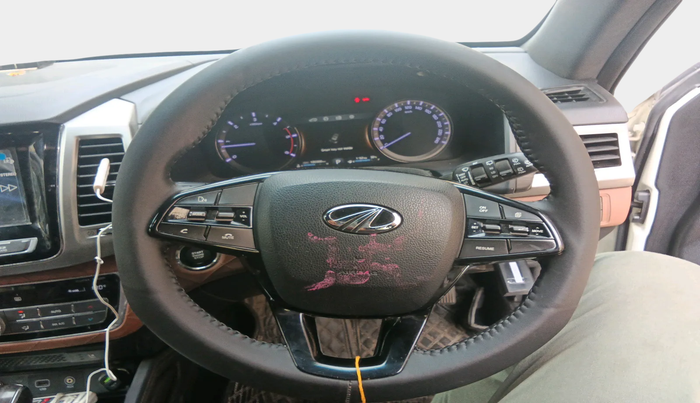 2021 Mahindra ALTURAS G4 4WD AT, Diesel, Automatic, 1,00,368 km, interior