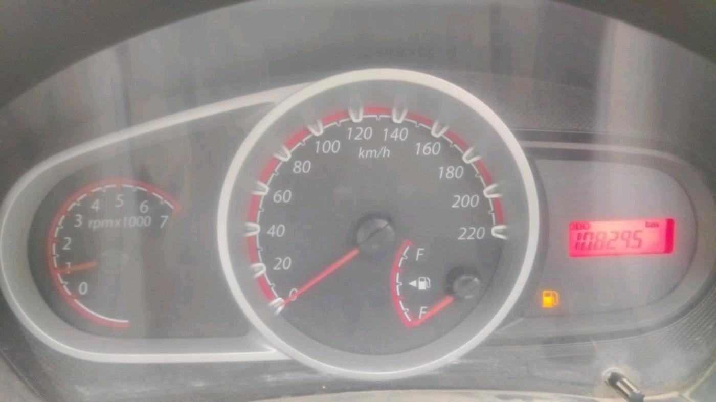 2014 Ford Figo ZXI 1.2 PETROL, Petrol, Manual, 1,08,295 km, interior