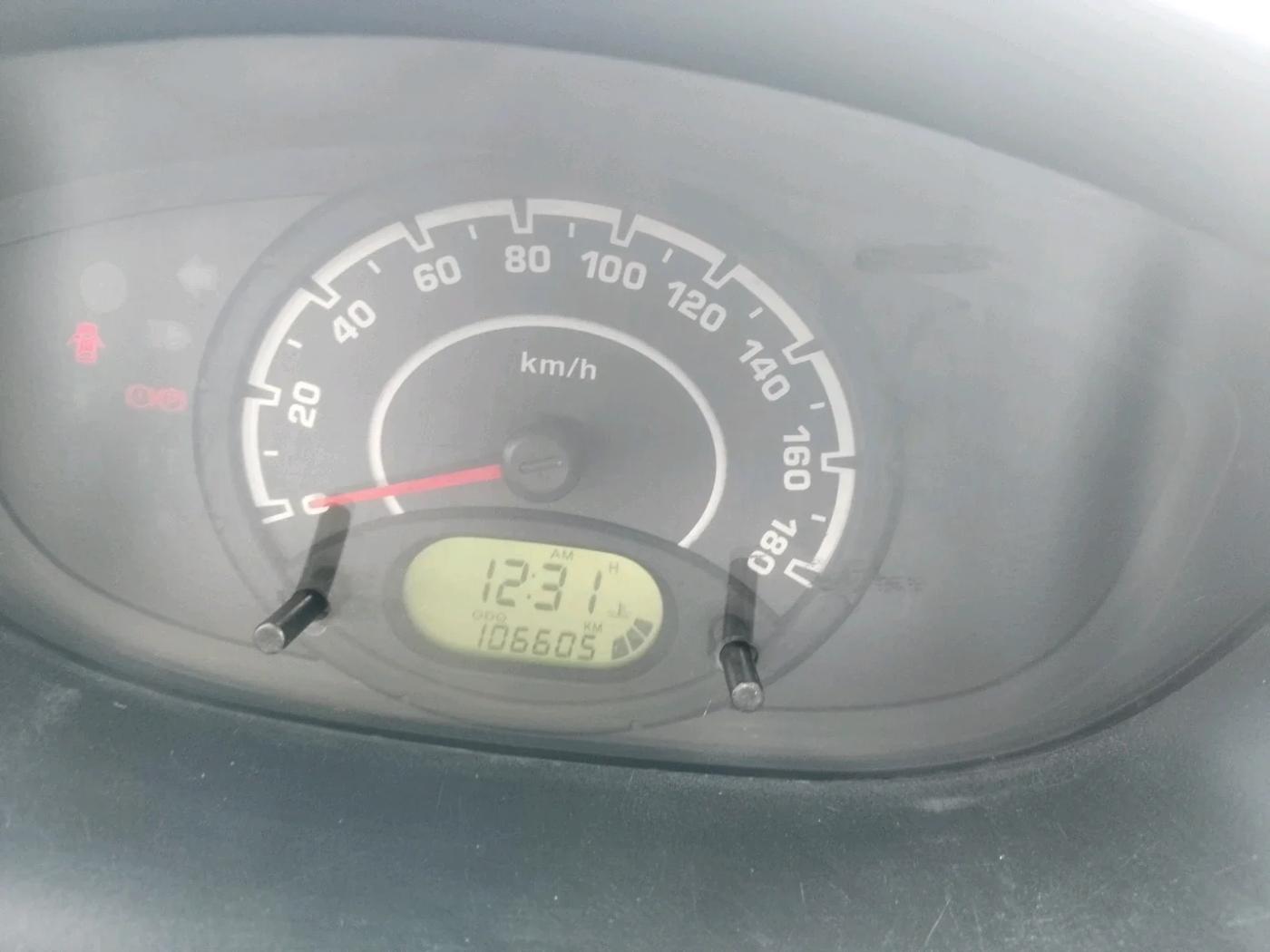 2011 Chevrolet Spark LT 1.0, CNG, Manual, 1,06,605 km, interior
