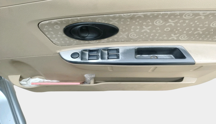 2011 Chevrolet Spark LT 1.0, Petrol, Manual, 1,06,605 km, interior