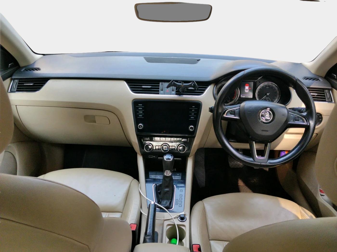 2018 Skoda Octavia L&K 1.8 TSI AT, Petrol, Automatic, 1,11,491 km, interior
