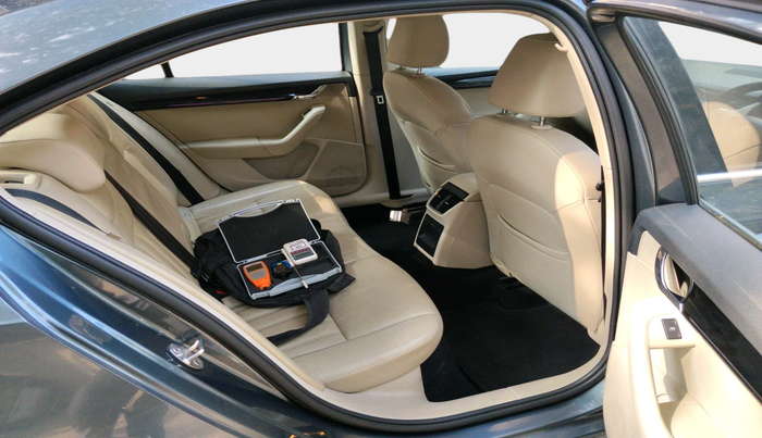 2018 Skoda Octavia L&K 1.8 TSI AT, Petrol, Automatic, 1,11,491 km, interior