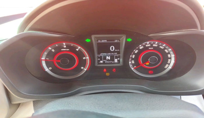 2019 Mahindra XUV300 W8 (O) 1.5 DIESEL, Diesel, Manual, 89,237 km, interior