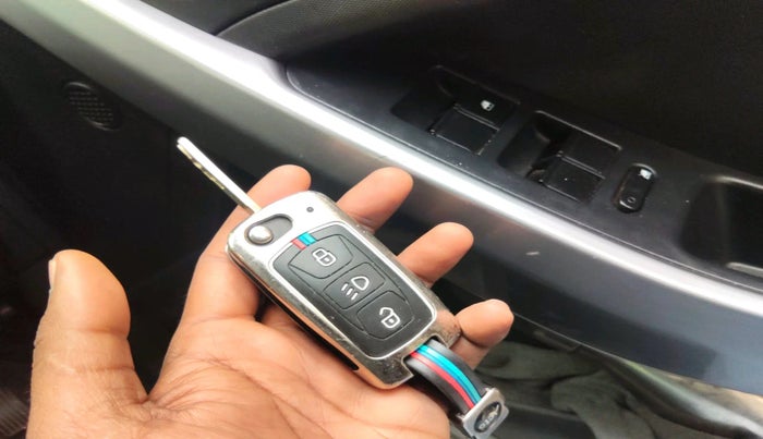 2020 Tata NEXON XZ PLUS SUNROOF PETROL DUAL TONE, CNG, Manual, 1,05,088 km, interior