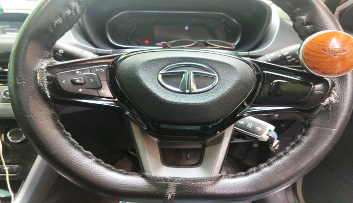 2020 Tata NEXON XZ PLUS SUNROOF PETROL DUAL TONE, CNG, Manual, 1,05,088 km, interior