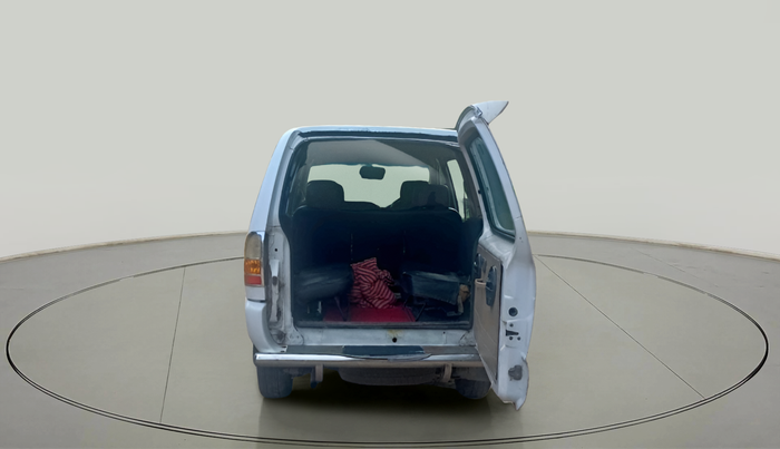 2013 Chevrolet Tavera ELITE LS B3 10 STR BS III, Diesel, Manual, 1,77,370 km, exterior