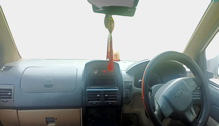 2013 Chevrolet Tavera ELITE LS B3 10 STR BS III, Diesel, Manual, 1,77,370 km, interior