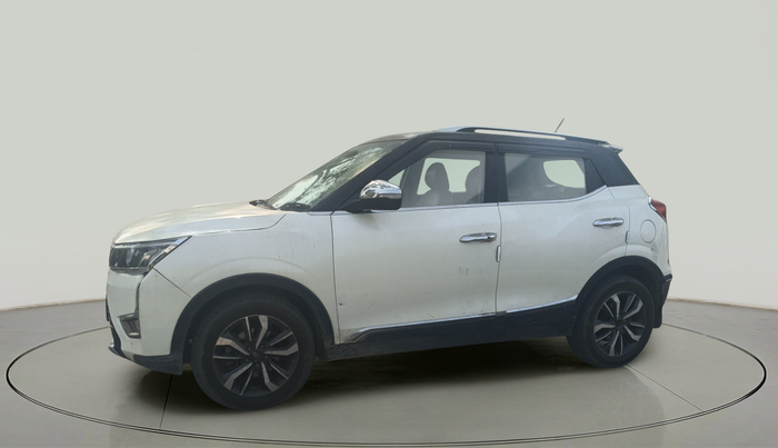 2019 Mahindra XUV300 W8 (O) 1.5 DIESEL, Diesel, Manual, 1,22,819 km, exterior
