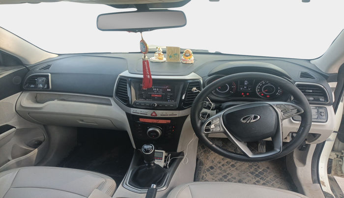 2019 Mahindra XUV300 W8 (O) 1.5 DIESEL, Diesel, Manual, 1,22,819 km, interior