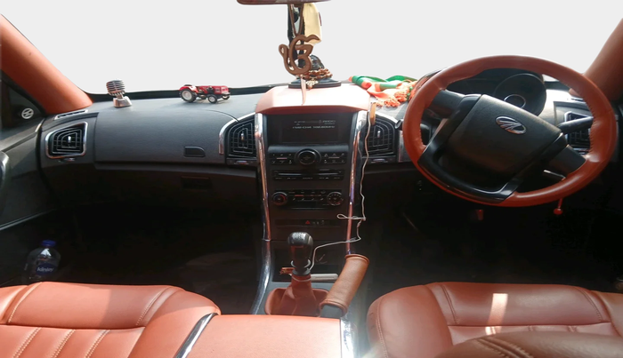 2018 Mahindra XUV500 W5, Diesel, Manual, 69,642 km, interior