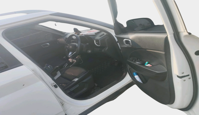 2021 Hyundai VENUE S+ 1.2, Petrol, Manual, 60,506 km, interior