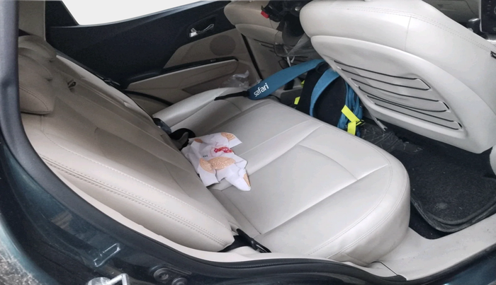 2021 Mahindra XUV300 W8 (O) 1.2 PETROL AMT, Petrol, Automatic, 8,128 km, interior