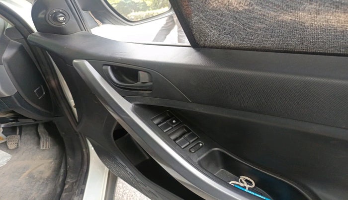 2022 Tata NEXON XM SUNROOF PETROL, Petrol, Manual, 34,796 km, interior