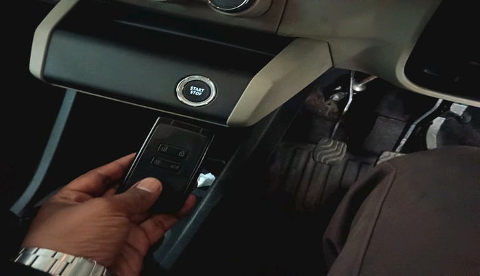 2019 Renault TRIBER RXZ, Petrol, Manual, 37,383 km, interior