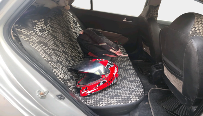 2016 Hyundai Grand i10 SPORTZ 1.2 KAPPA VTVT, Petrol, Manual, 1,40,338 km, interior