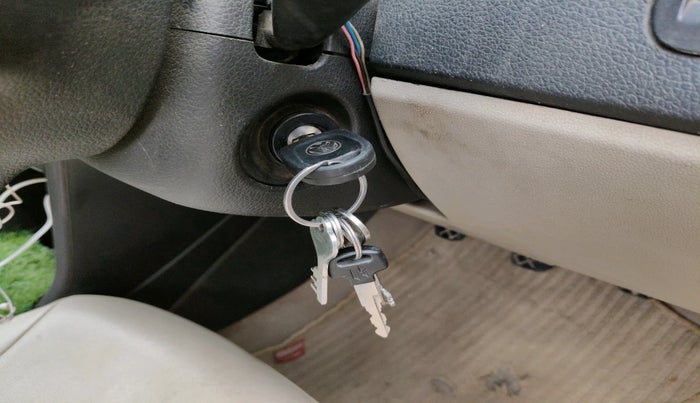 2012 Volkswagen Polo TRENDLINE 1.2L PETROL, Petrol, Manual, 1,16,958 km, interior