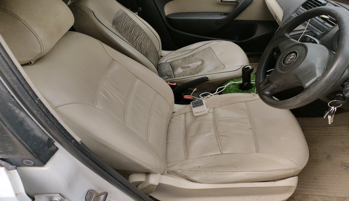 2012 Volkswagen Polo TRENDLINE 1.2L PETROL, Petrol, Manual, 1,16,958 km, interior