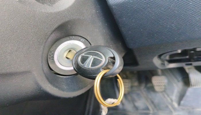 2024 Tata PUNCH PURE MT, Petrol, Manual, 31,760 km, interior