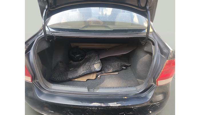 2011 Volkswagen Vento HIGHLINE 1.6 MPI, Petrol, Manual, 1,06,164 km, exterior