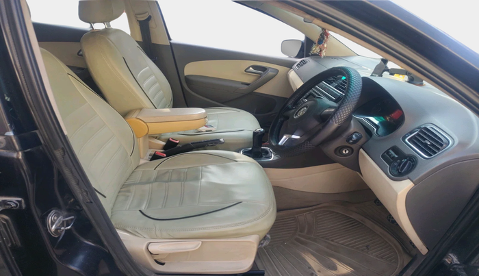 2011 Volkswagen Vento HIGHLINE 1.6 MPI, Petrol, Manual, 1,06,164 km, interior