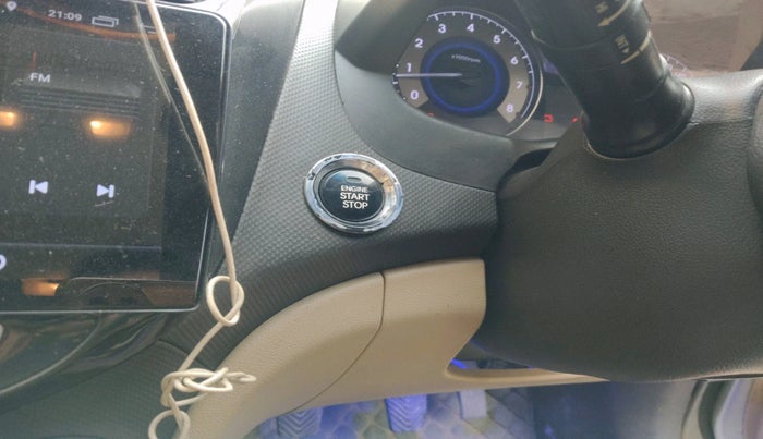 2015 Hyundai Verna FLUIDIC 4S 1.6 VTVT S(O), Petrol, Manual, 56,658 km, interior