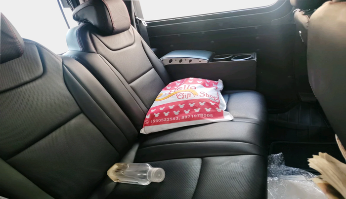 2022 Mahindra Thar LX HT PETROL 4WD MT, Petrol, Manual, 77,009 km, interior