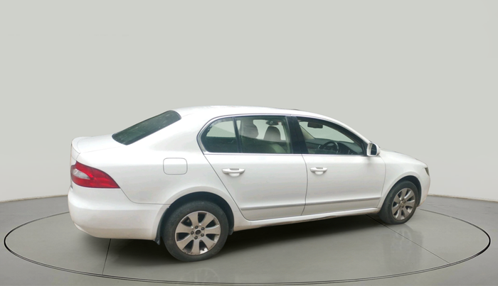 2013 Skoda Superb ELEGANCE 1.8 TSI AT, Petrol, Automatic, 1,17,075 km, exterior