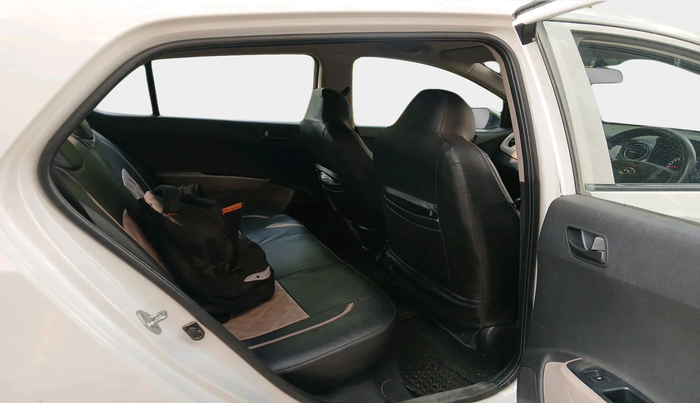 2017 Hyundai Grand i10 MAGNA AT 1.2 KAPPA VTVT, Petrol, Automatic, 37,671 km, interior