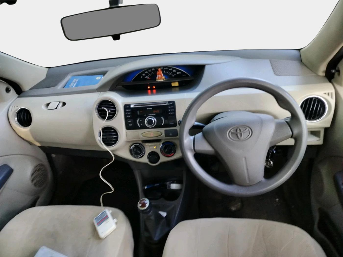 2014 Toyota Etios G, Petrol, Manual, 1,05,611 km, interior