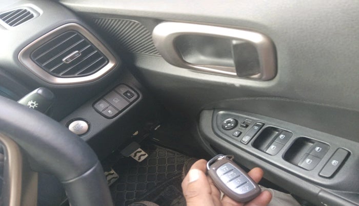 2024 Hyundai VENUE SX(O) 1.0 Turbo DCT Knight Edition, Petrol, Automatic, 21,064 km, interior