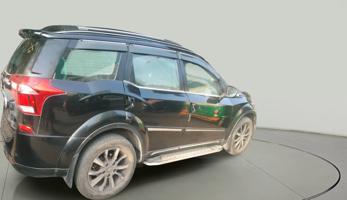 2020 Mahindra XUV500 W11 AT, Diesel, Automatic, 1,18,253 km, exterior