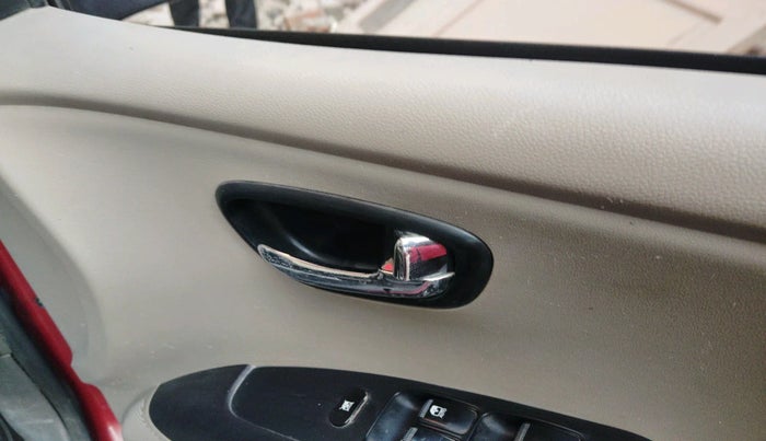 2013 Hyundai i10 MAGNA 1.1, Petrol, Manual, 99,900 km, interior