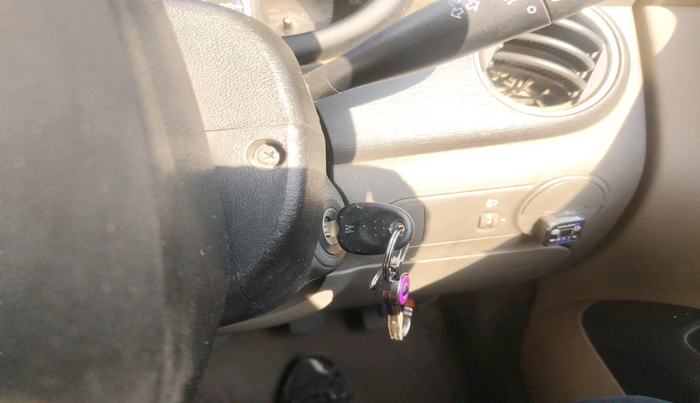 2013 Hyundai i10 MAGNA 1.2, CNG, Manual, 1,45,500 km, interior